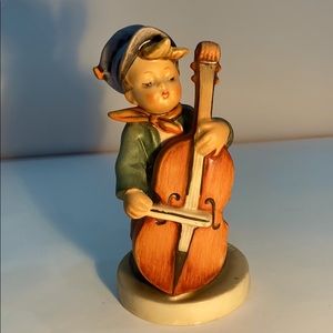Porcelain figurine by Hummel